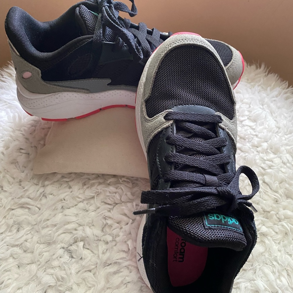 Walking shoes like new